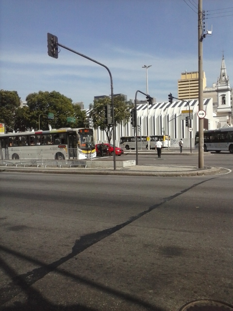 Câmera localizada próximo à Rua Visc. da Gávea, no sentido Zona Norte x Zona Sul. Visão da Rua Visconde da Gávea para Biblioteca Estadual.