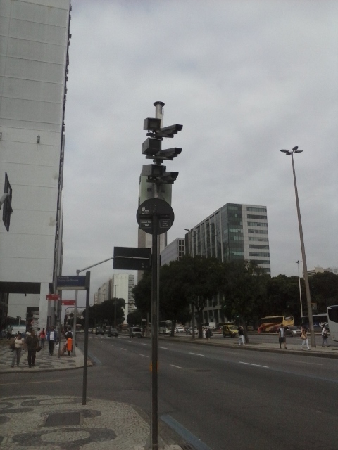 Mostra o equipamento.